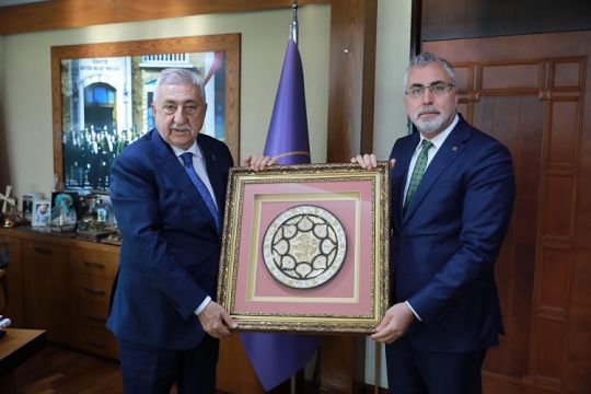 BAKAN IŞIKHAN
